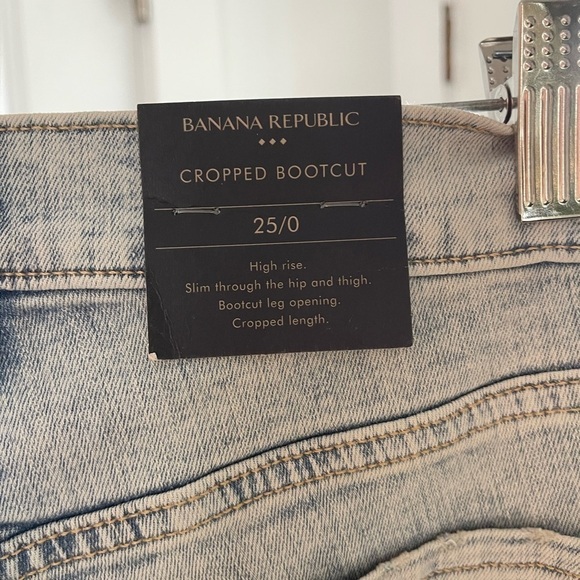 Banana Republic Cropped Bootcut Jean Light Wash - 25 - Picture 6 of 7
